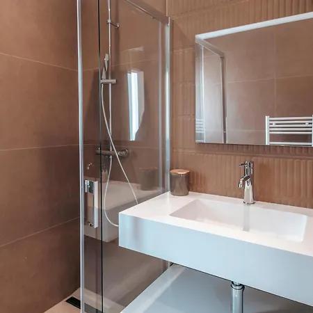 Bambou 12 Pers Piscine Chauffee 10 Minutes A Pieds فيلة